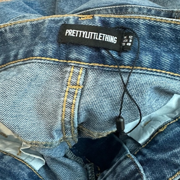 NWT Pretty Little Thing Straight Leg Jean - Picture 9 of 9